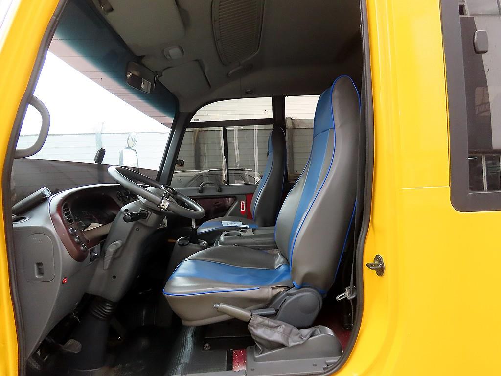 medium and large bus Hyundai bus - Vista 5