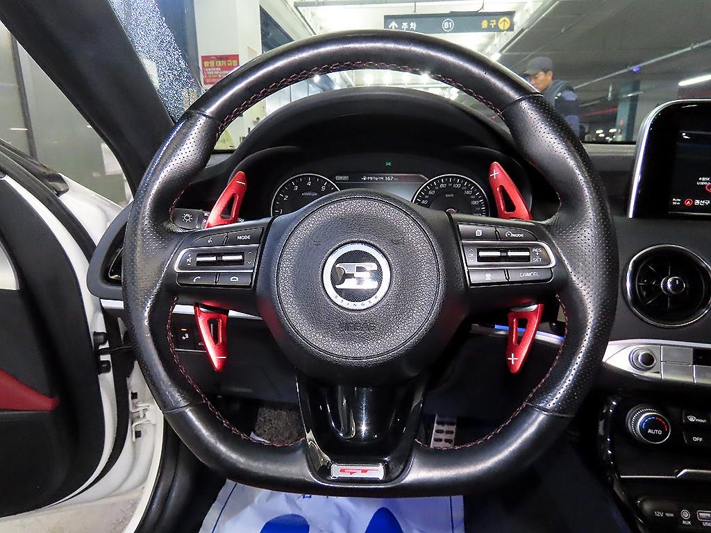 KIA Stinger - Vista 8