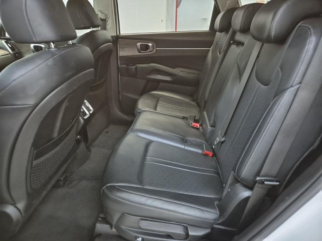 KIA Sorento - Vista 12
