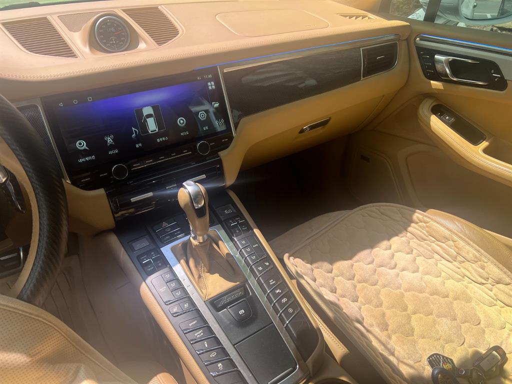 Porsche Macan - Vista 12