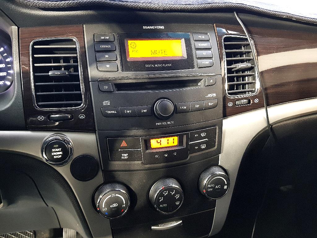 Ssangyong Korando - Vista 12