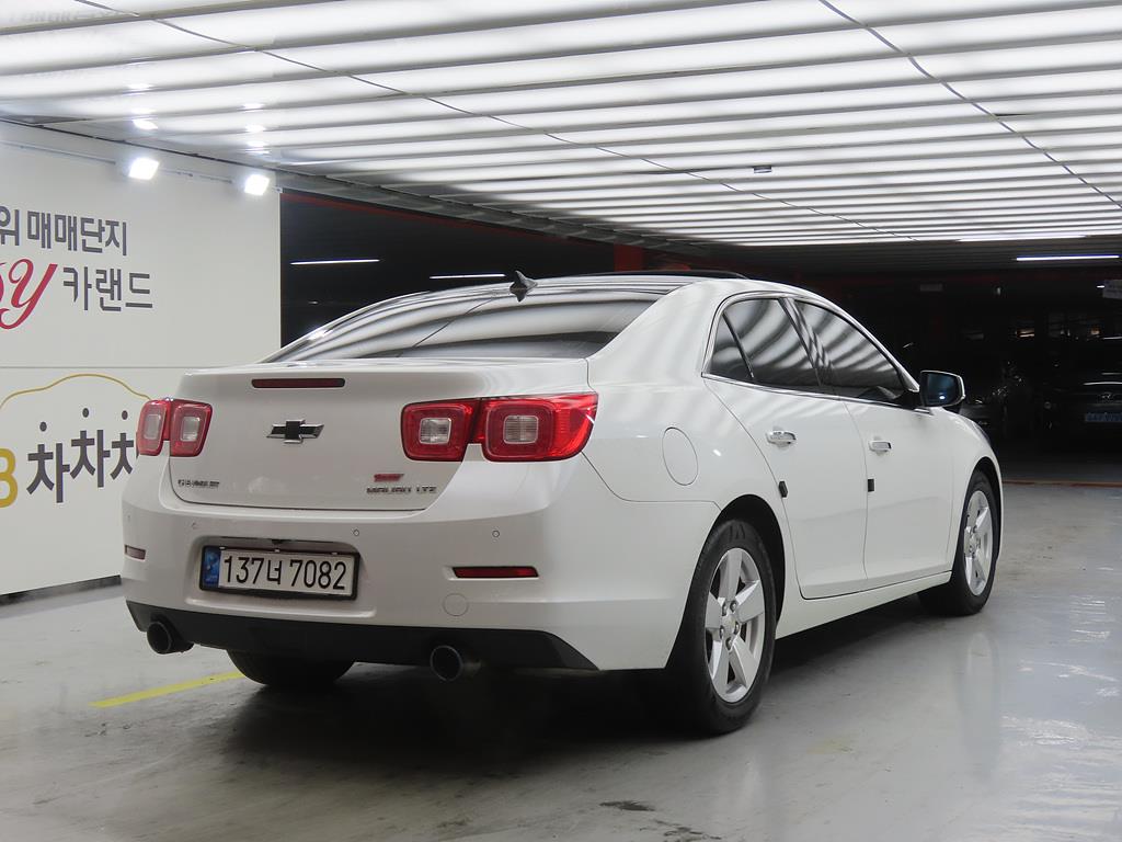 Chevrolet Malibu - Vista 4