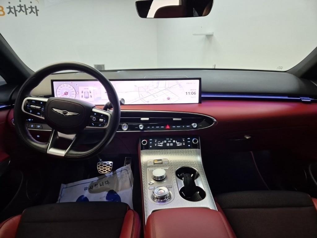 Genesis GV70 - Vista 7