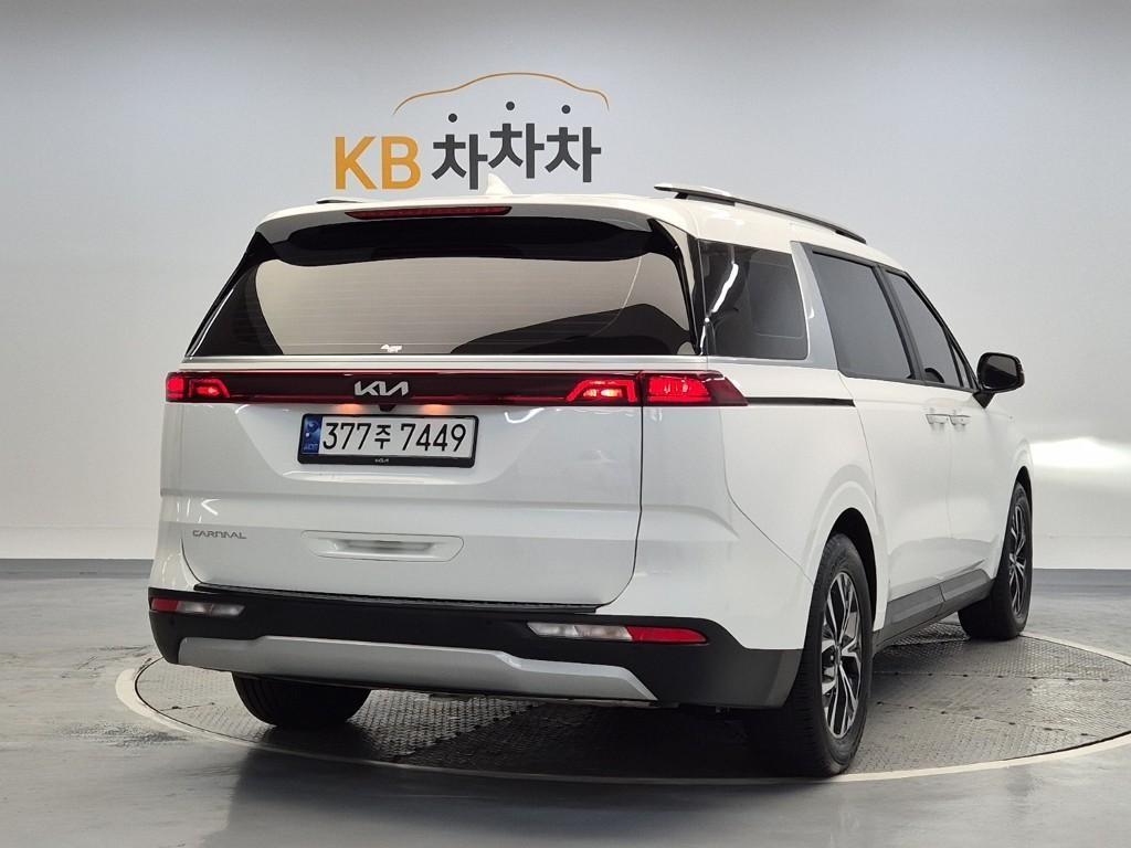 KIA Carnival - Vista 3