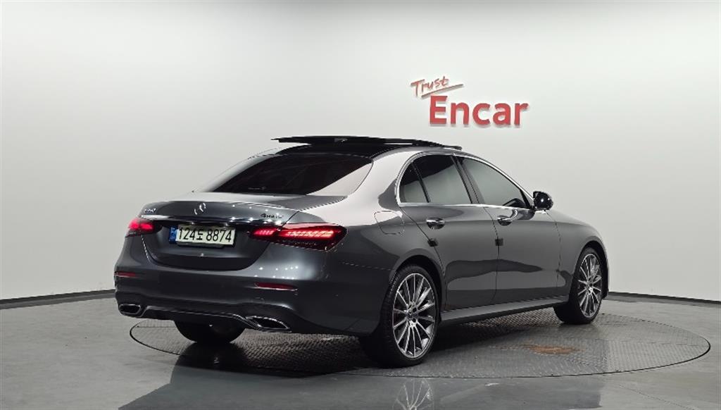 Mercedes Benz E class - Vista 2