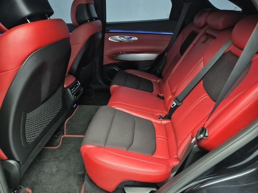 Genesis GV70 - Vista 12