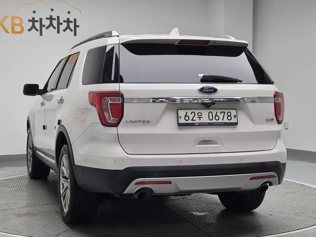 Ford Explorer - Vista 2