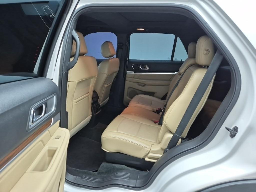 Ford Explorer - Vista 12