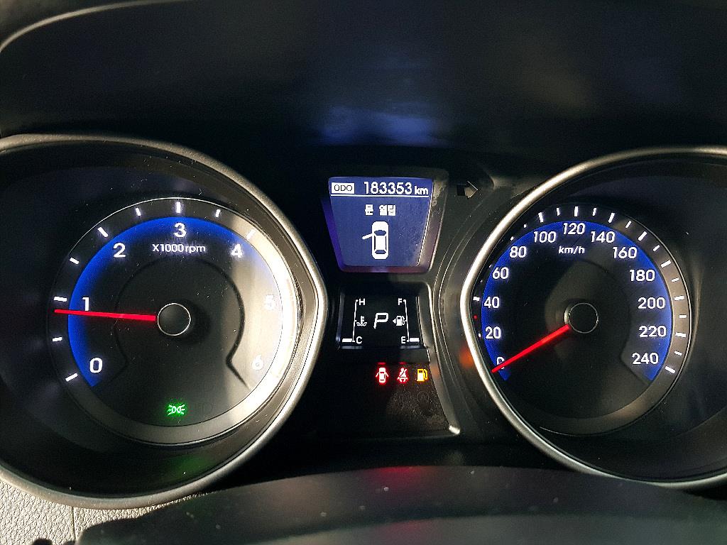 HYUNDAI i30 - Vista 7