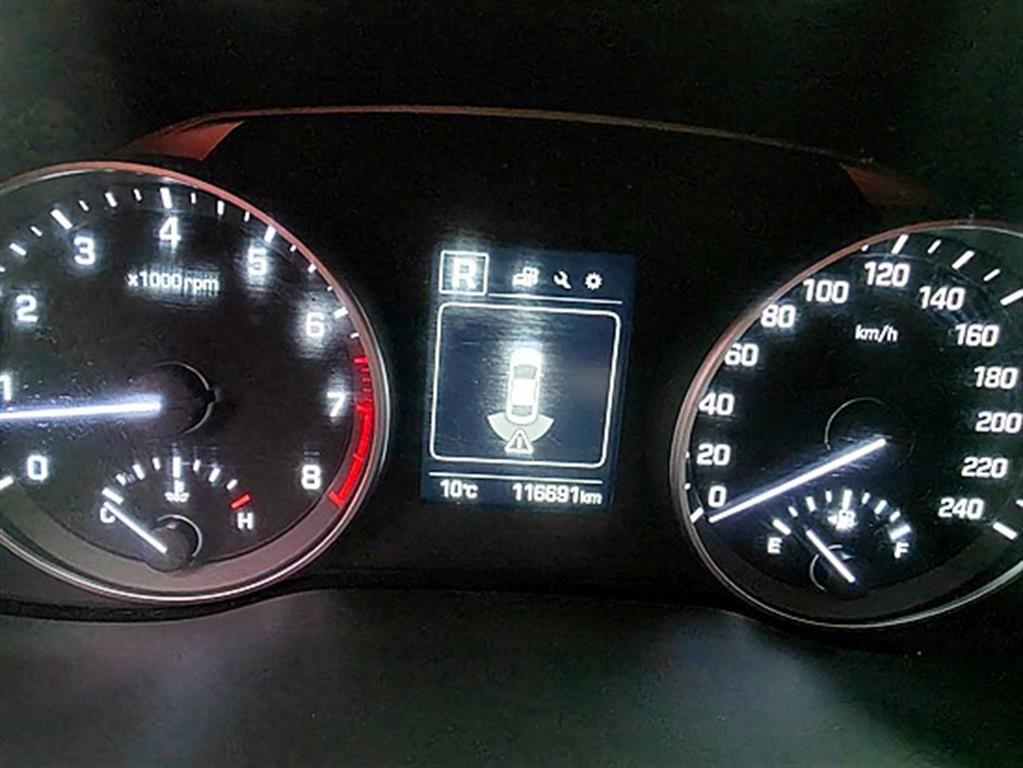 HYUNDAI Avante - Vista 6