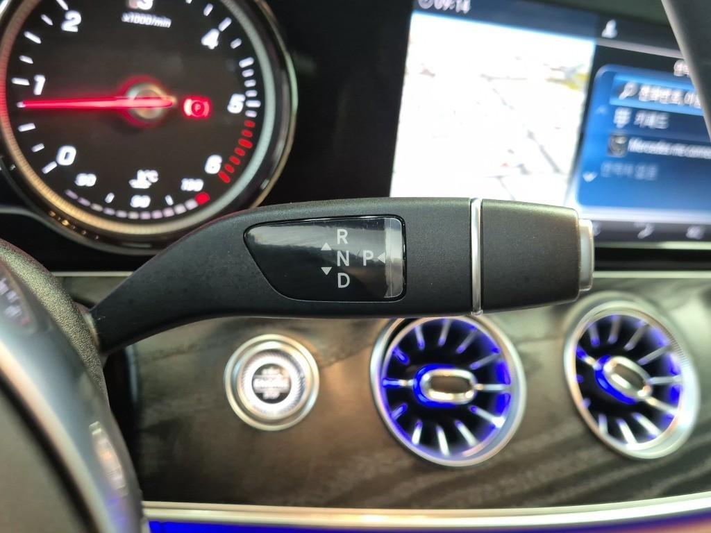 Mercedes Benz E class - Vista 8