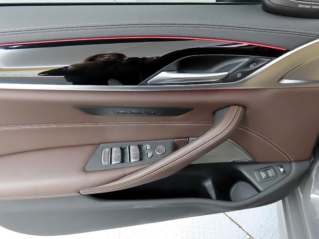 BMW 5 Series - Vista 11