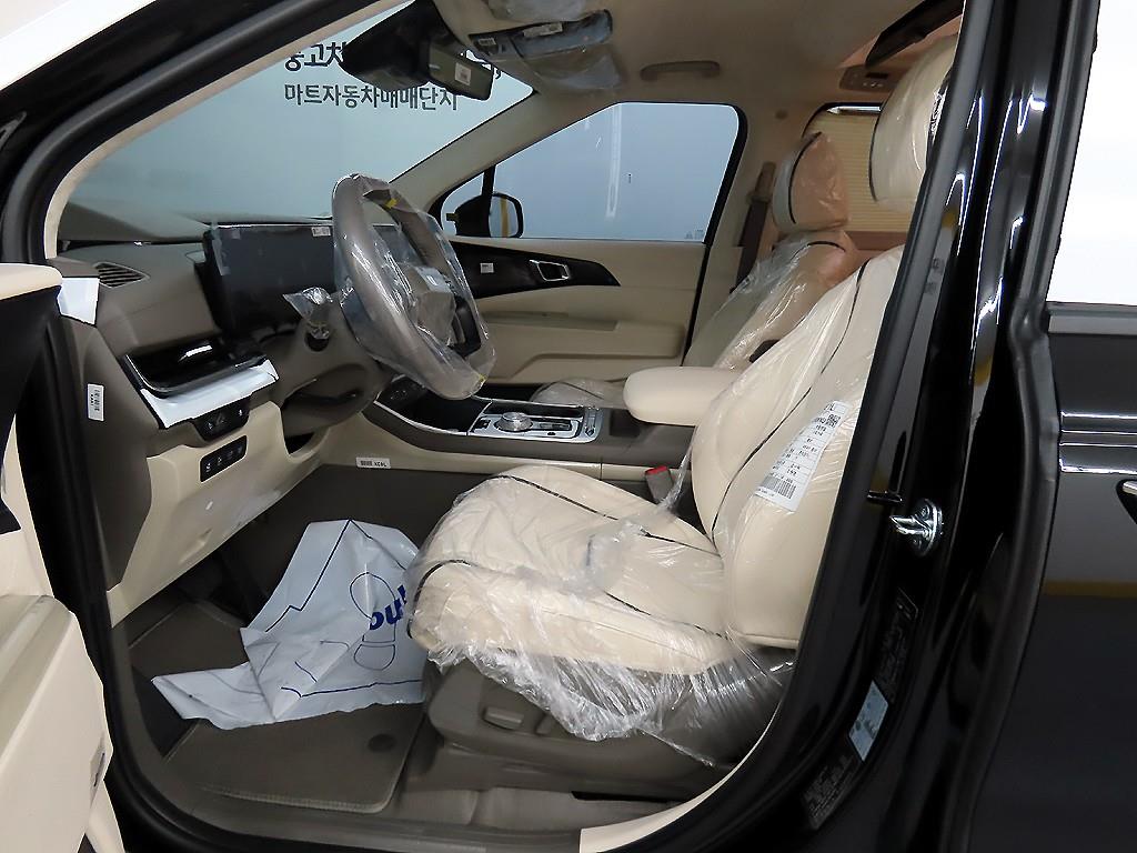 KIA Carnival - Vista 5