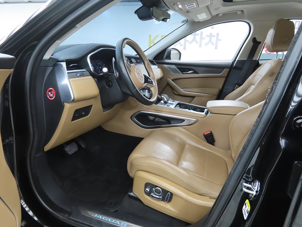 Jaguar F-PACE - Vista 5