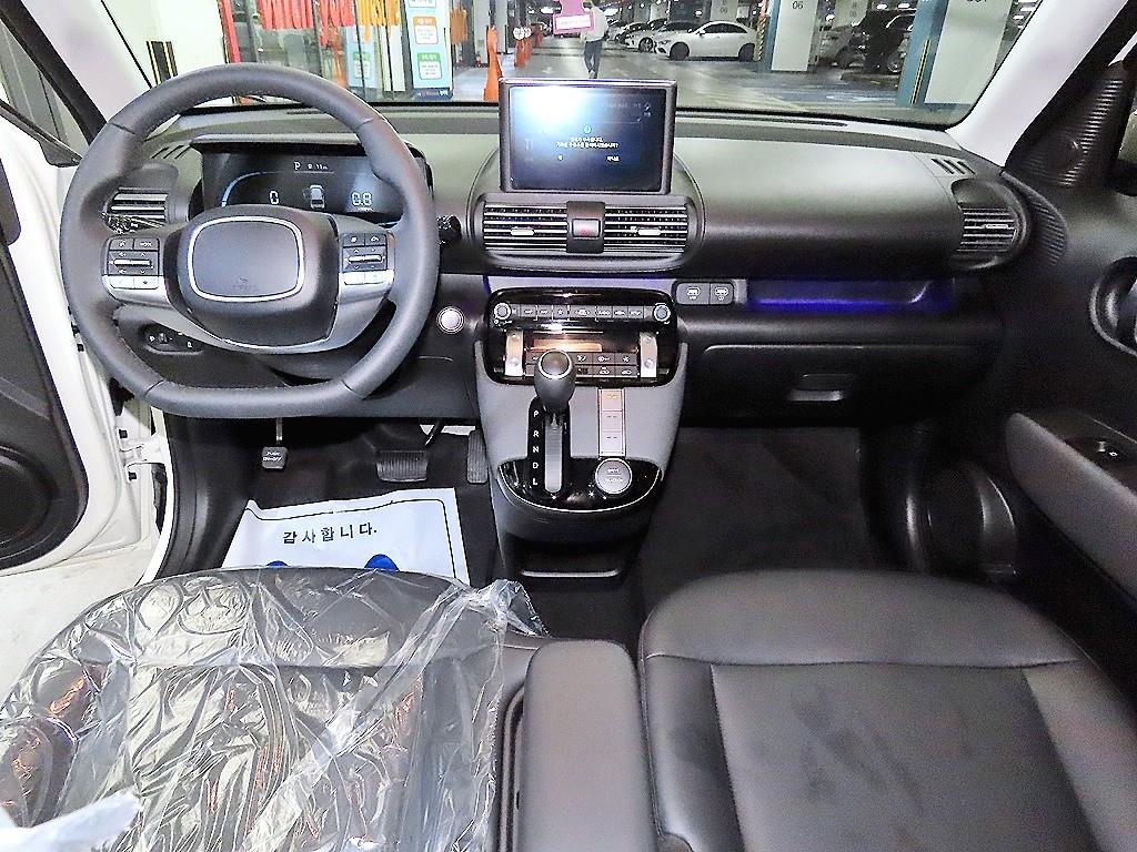 HYUNDAI Casper - Vista 10