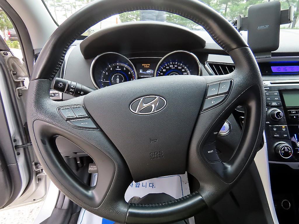 HYUNDAI Sonata - Vista 8