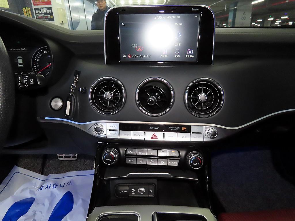 KIA Stinger - Vista 11