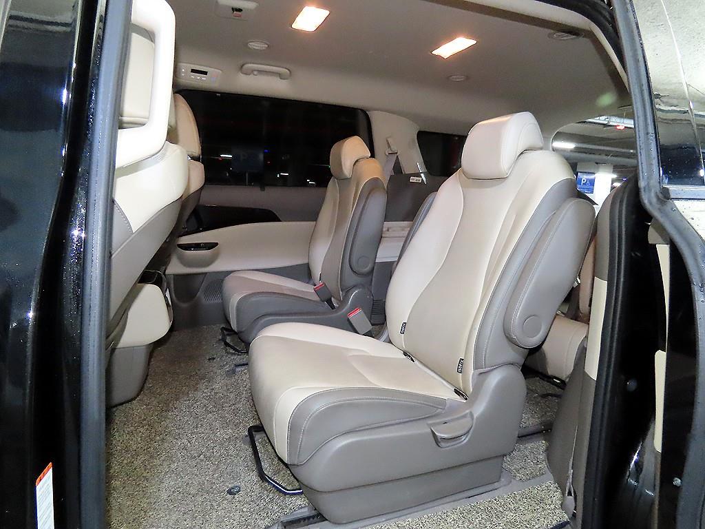 KIA Carnival - Vista 7
