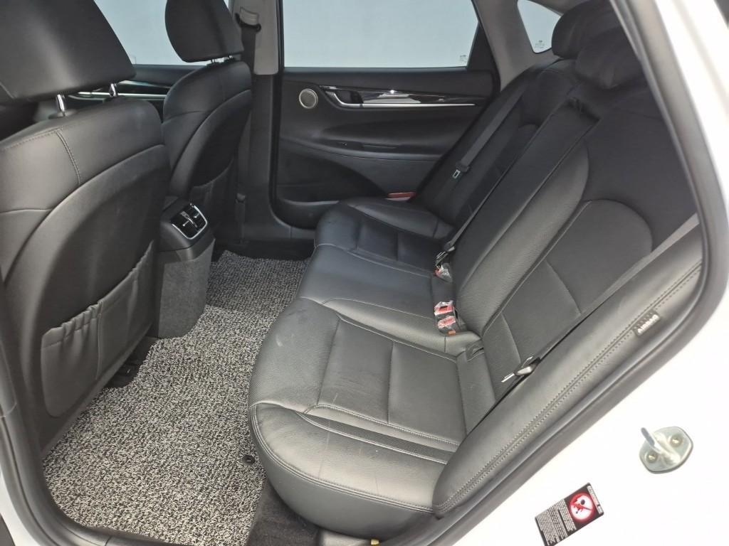 HYUNDAI Grandeur - Vista 12