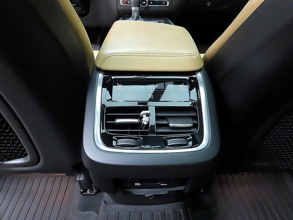 Volvo XC60 2020 Negro - Importación desde Corea - HF Imports Iquique - Foto 16