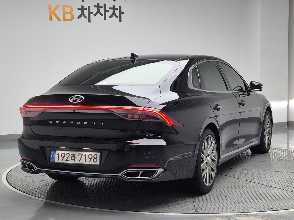 HYUNDAI Grandeur - Vista 4