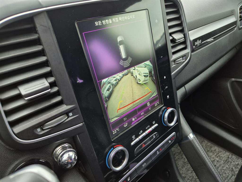 SAMSUNG QM6 - Vista 12