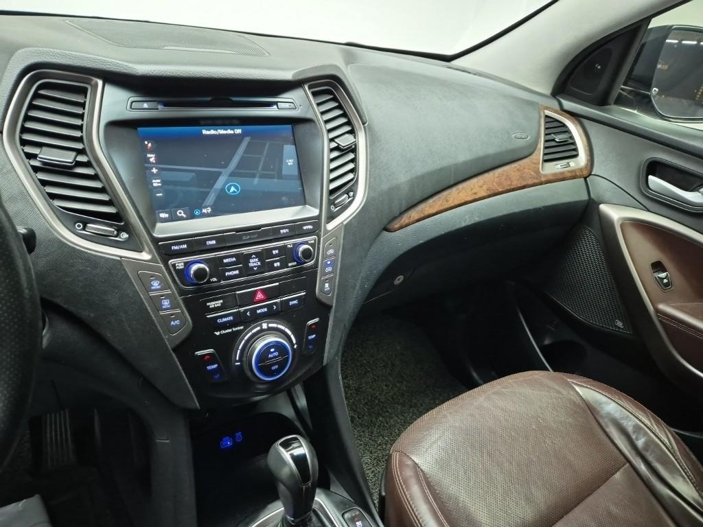 HYUNDAI Maxcruz - Vista 10