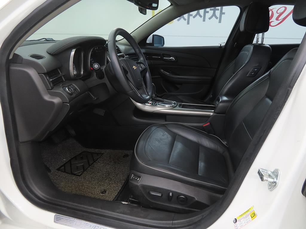 Chevrolet Malibu - Vista 5