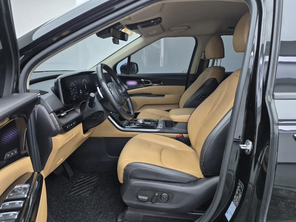 KIA Carnival - Vista 11