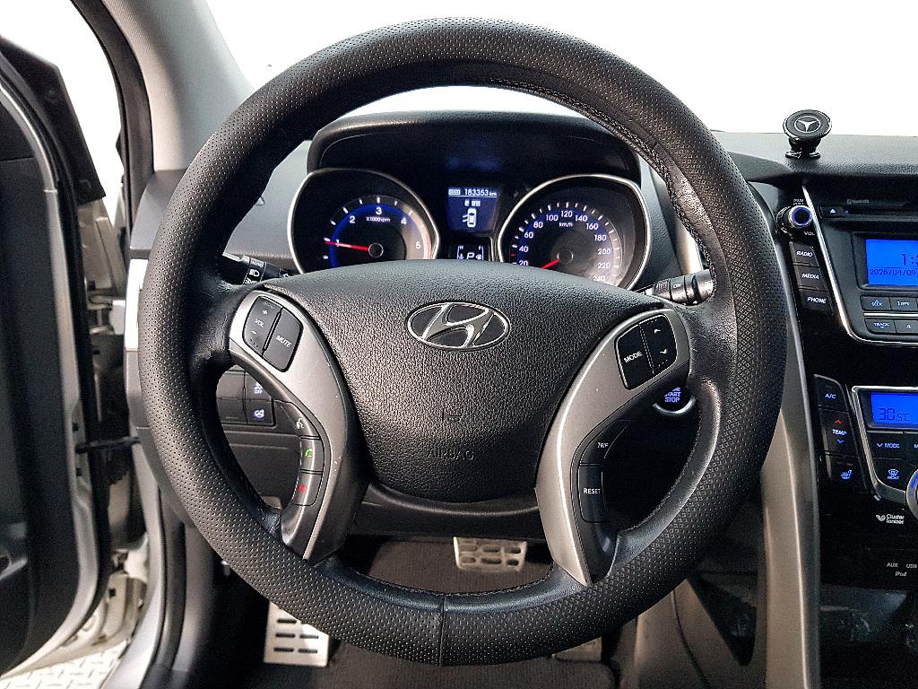 HYUNDAI i30 - Vista 11