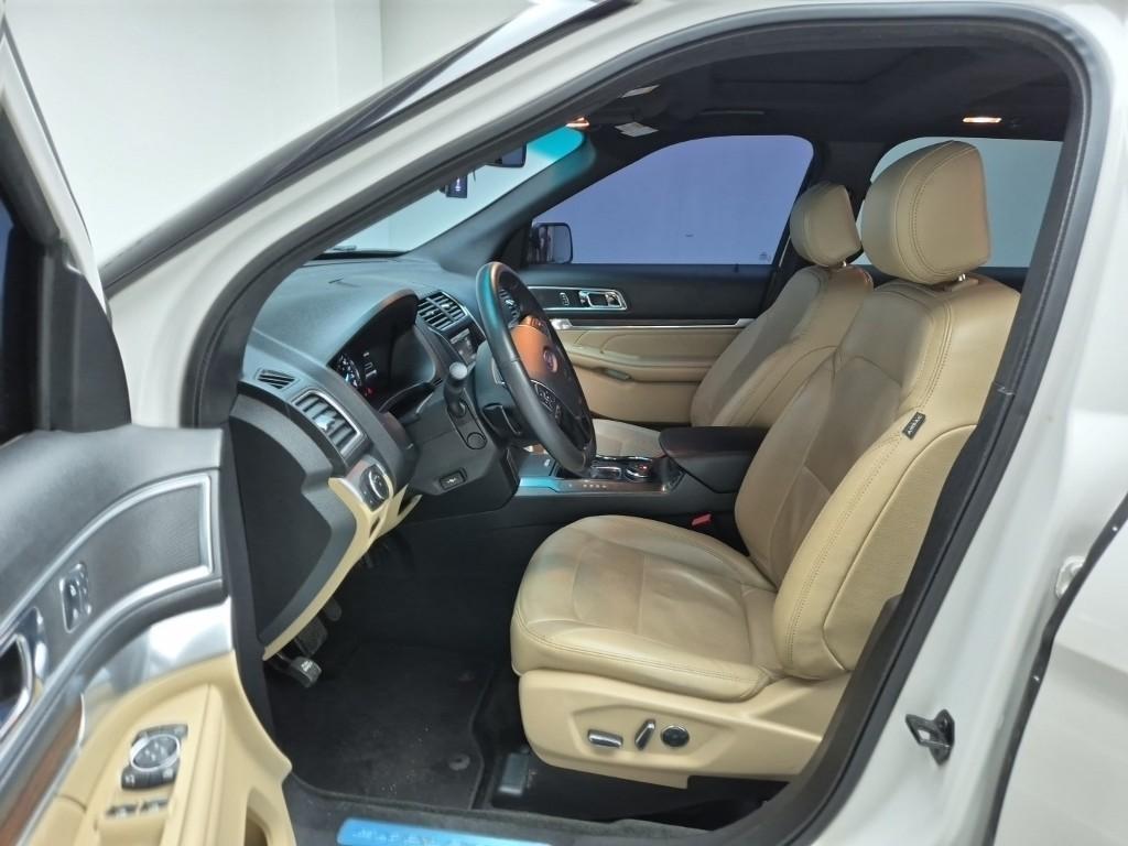 Ford Explorer - Vista 11