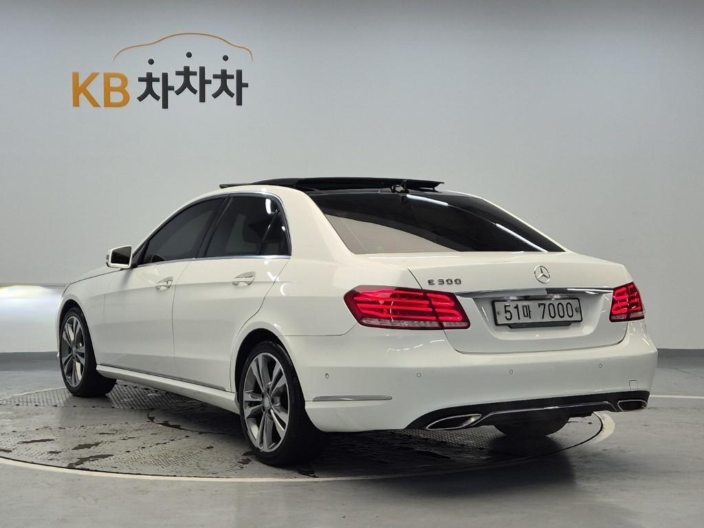 Mercedes Benz E class - Vista 2