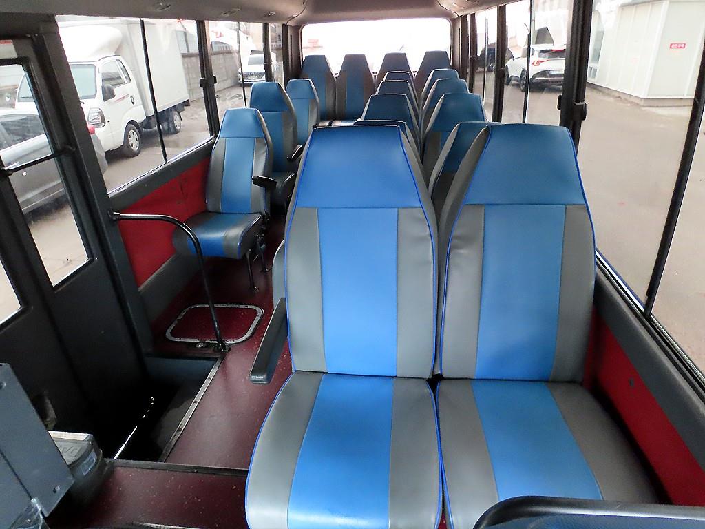 medium and large bus Hyundai bus - Vista 9