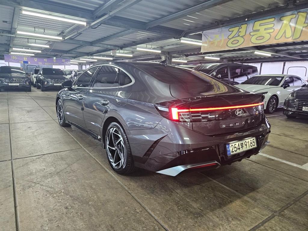 HYUNDAI Sonata - Vista 4