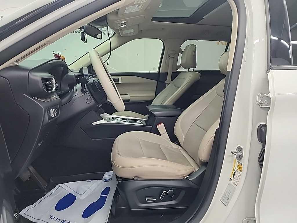 Ford Explorer - Vista 11