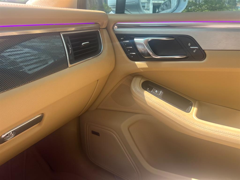 Porsche Macan - Vista 10