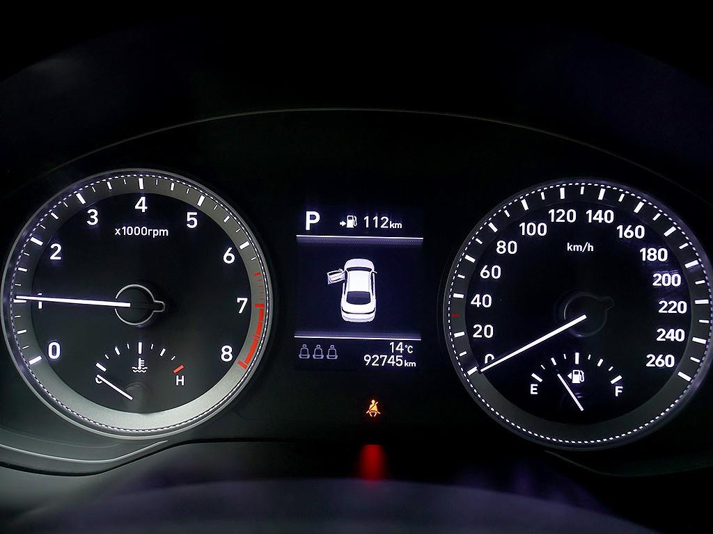 HYUNDAI Grandeur - Vista 11