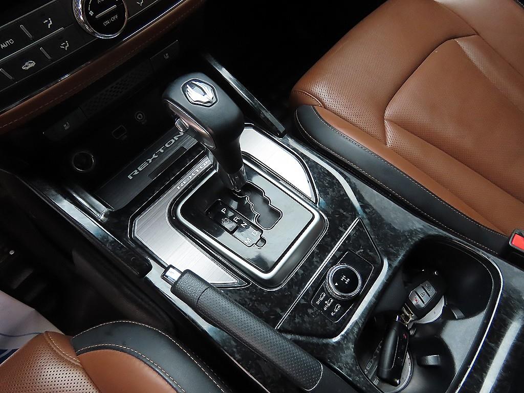 Ssangyong Rexton - Vista 10