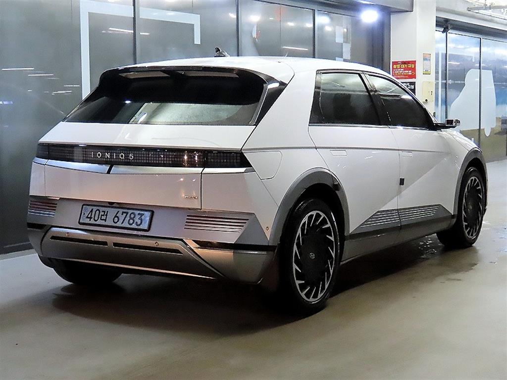 HYUNDAI Ioniq 5 - Vista 4