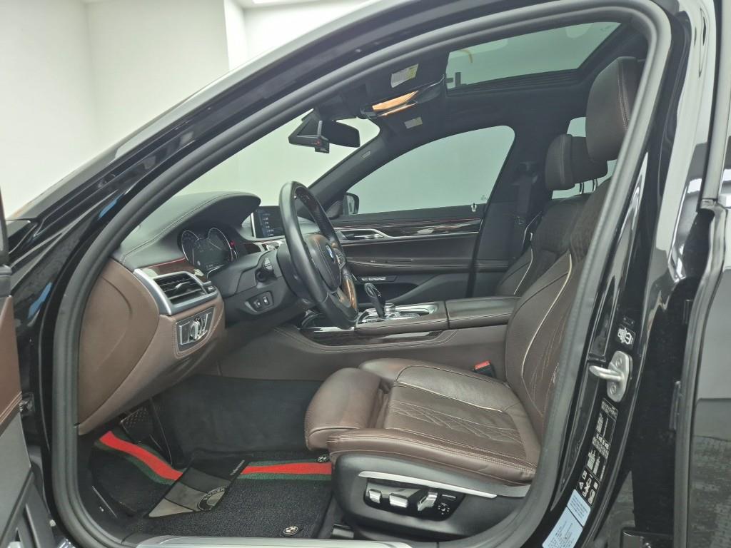 BMW 7 Series - Vista 11