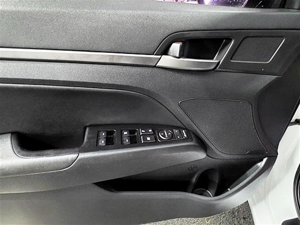 HYUNDAI Avante 2018 Blanco - Importación desde Corea - HF Imports Iquique - Foto 18