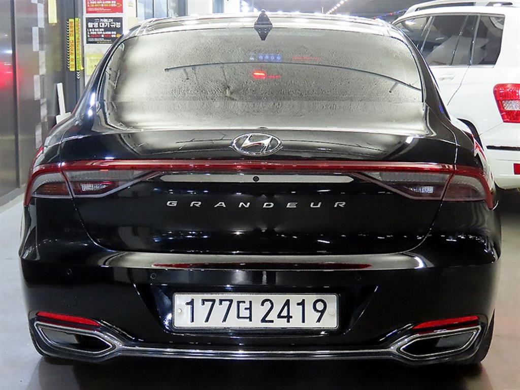 HYUNDAI Grandeur - Vista 5