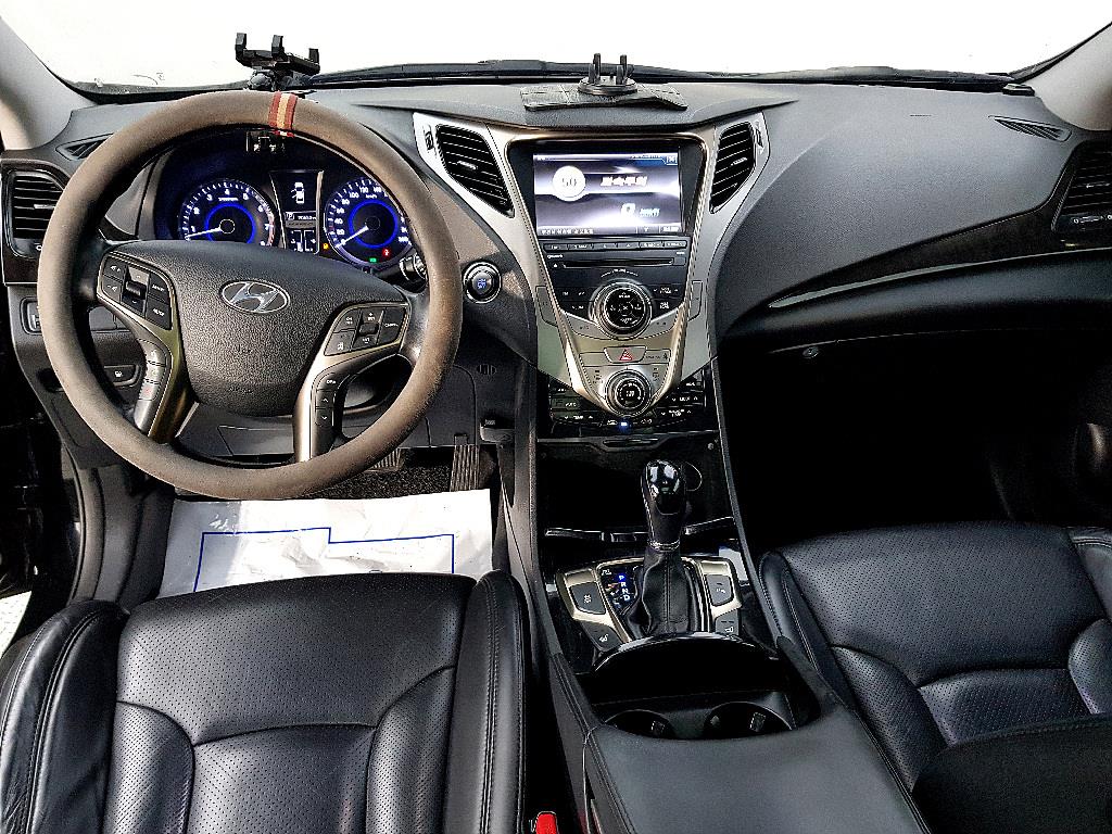 HYUNDAI Grandeur - Vista 5