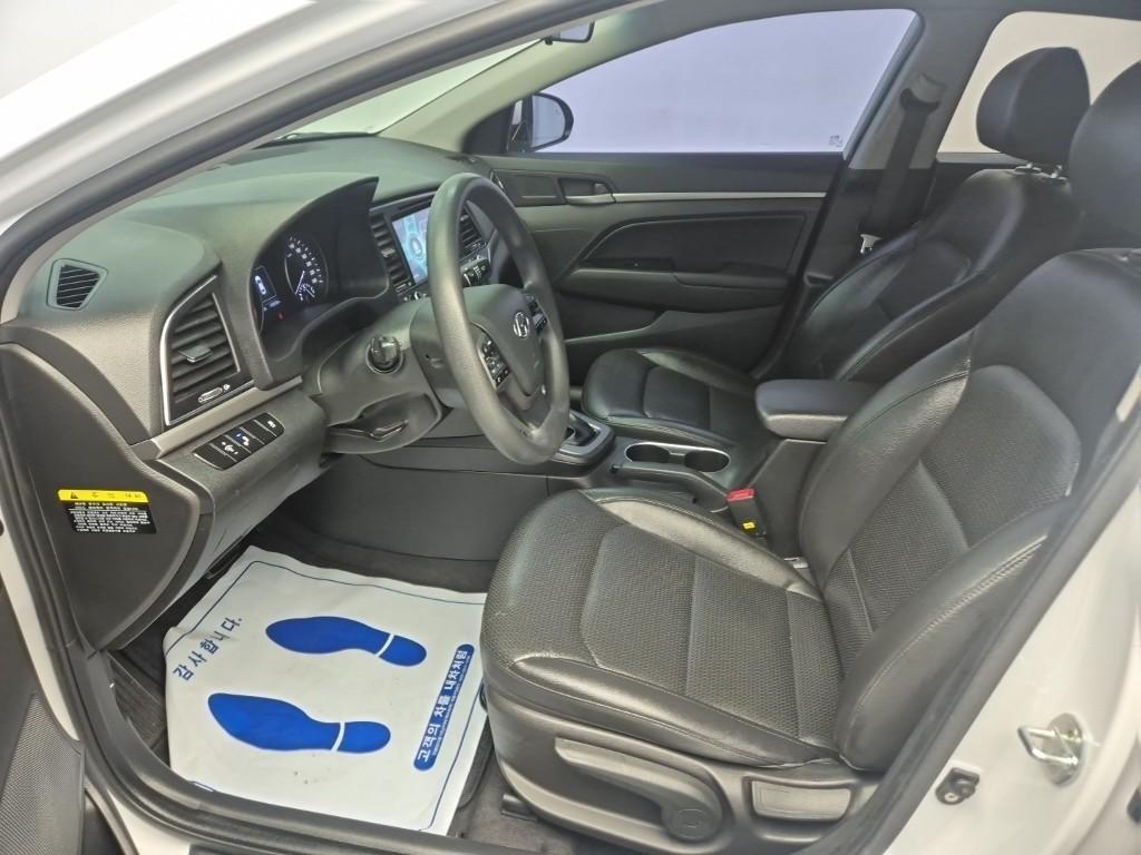 HYUNDAI Avante 2018 Blanco - Importación desde Corea - HF Imports Iquique - Foto 17