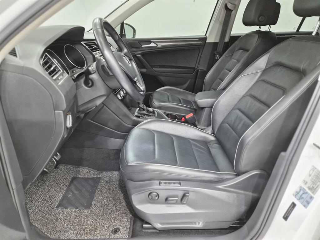 Volkswagen Tiguan - Vista 11