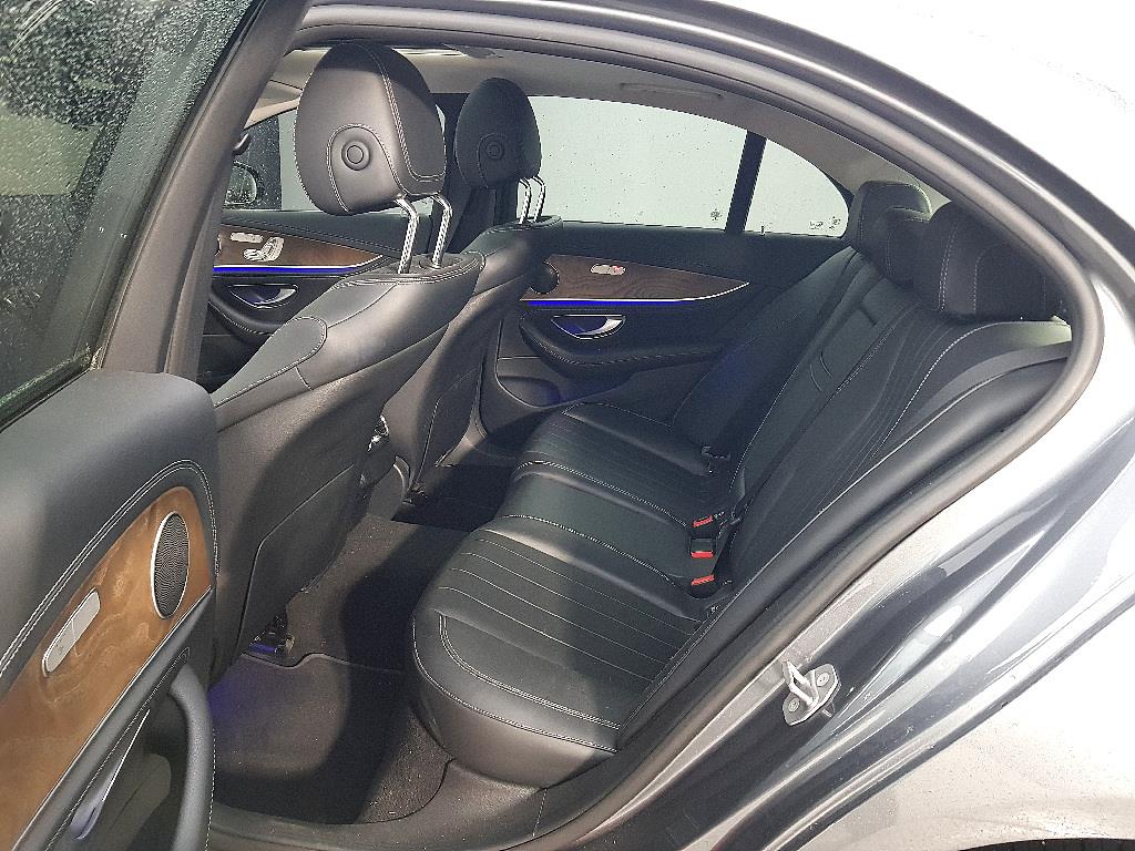 Mercedes Benz E class - Vista 8