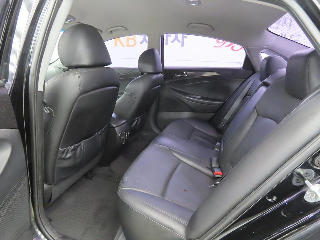 HYUNDAI Sonata - Vista 6