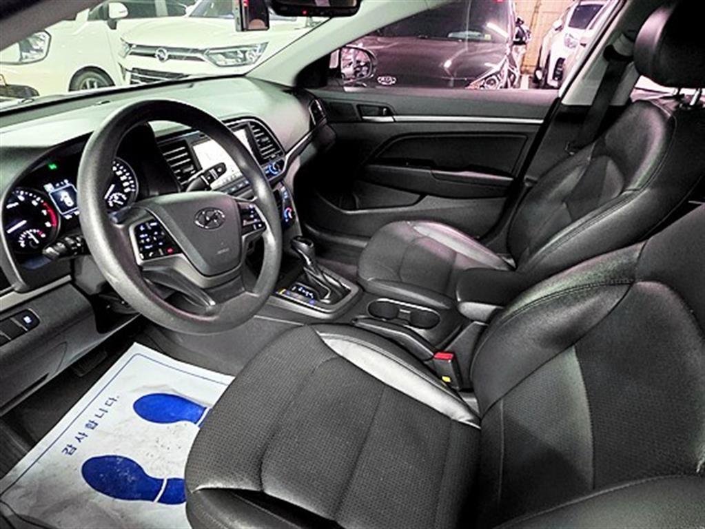 HYUNDAI Avante 2018 Blanco - Importación desde Corea - HF Imports Iquique - Foto 13