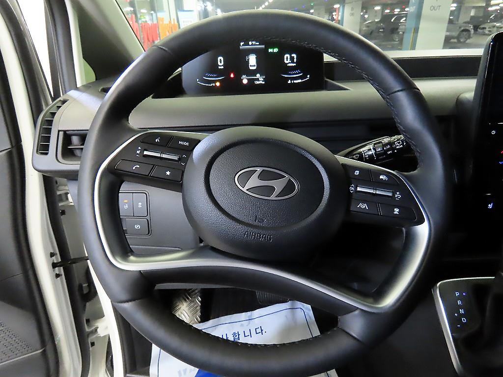 HYUNDAI Staria - Vista 8