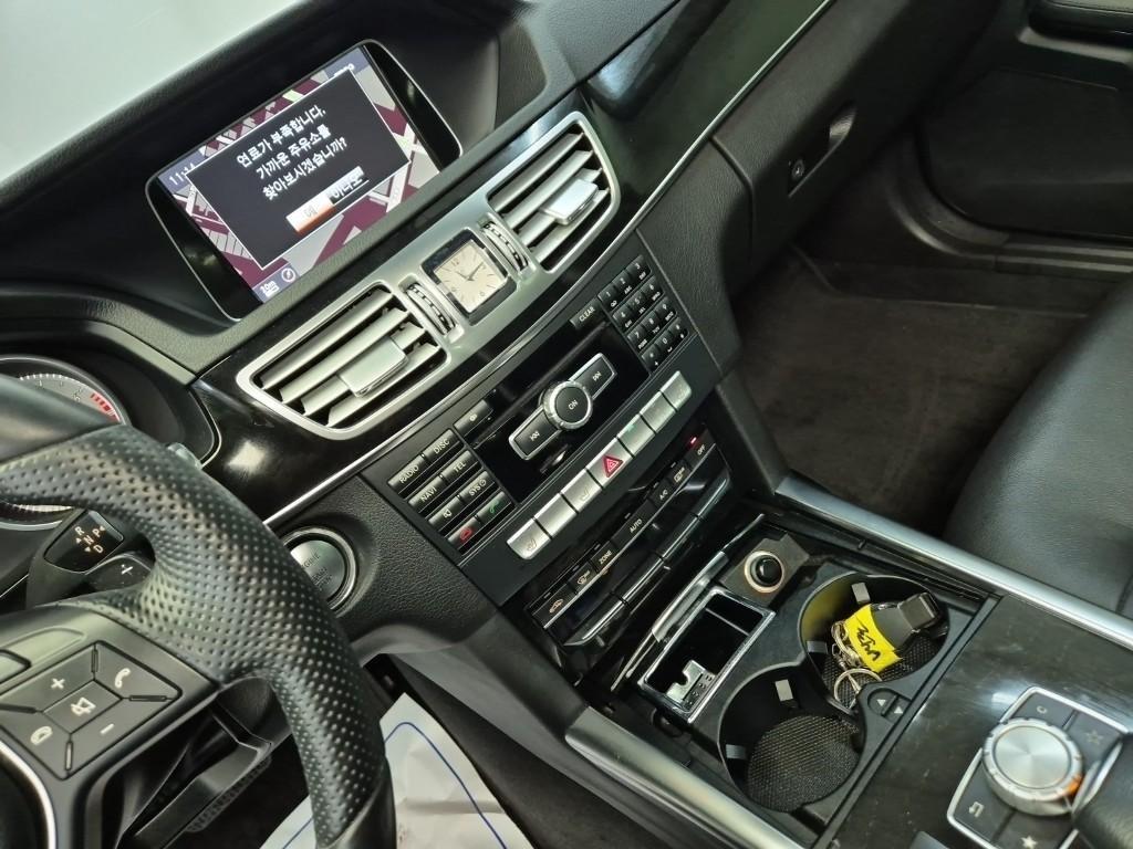 Mercedes Benz E class - Vista 10